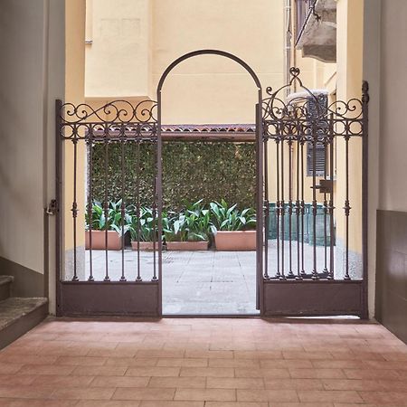 Elegante Appartamento Minimal Dai Tocchi Botanici Milano Exteriör bild
